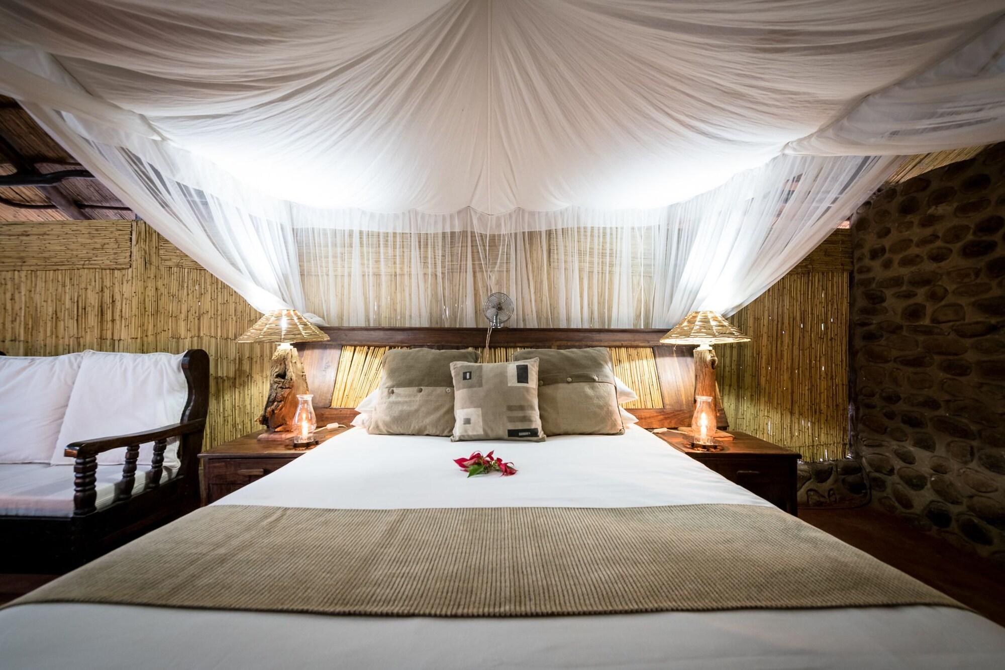 Taita Falcon Lodge Mukuni Bagian luar foto