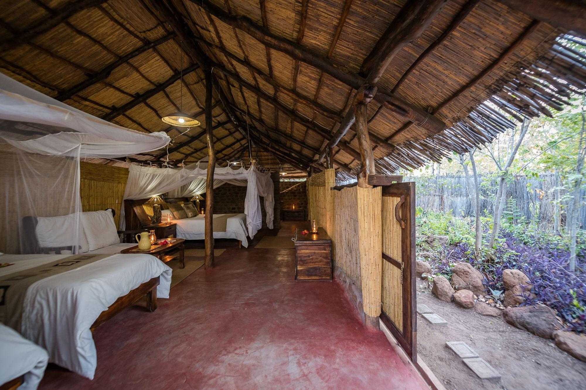 Taita Falcon Lodge Mukuni Bagian luar foto